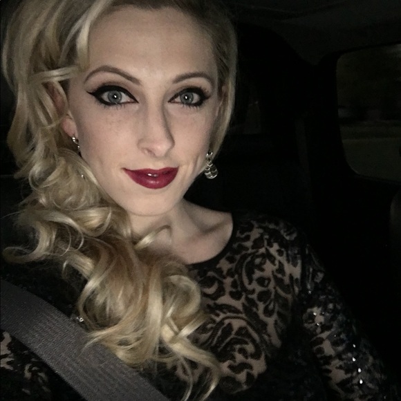 Meet your Posher, Emily - Picture 8 of 8